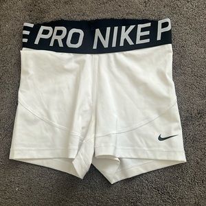 Nike Pros 3” White